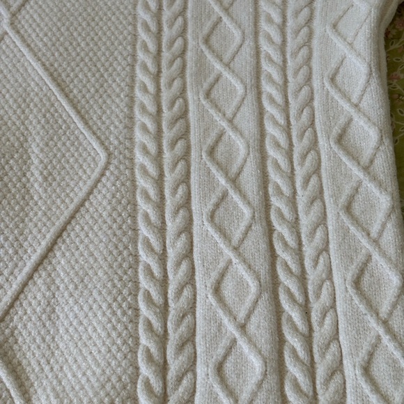 Cyrus Cream Cable Knit Sweater Ivory Size M Academy Preppy - Picture 10 of 15
